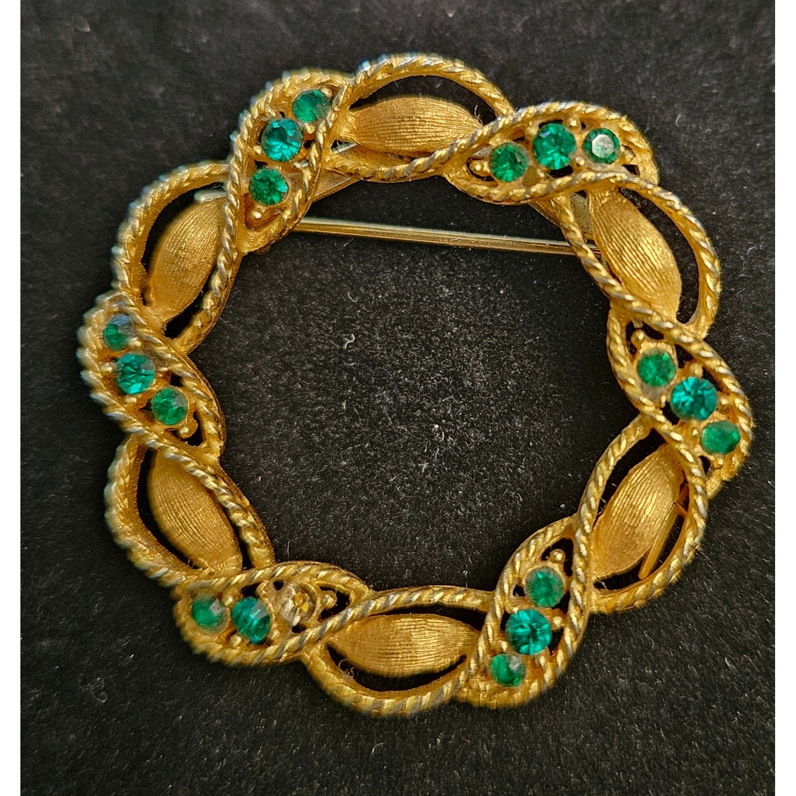 Vintage Signed Jonette Jewelry Wreath Pin Brooch 25$